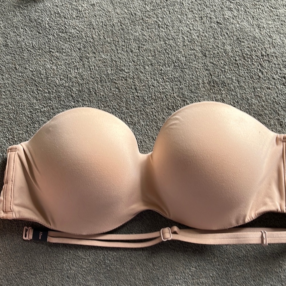 Body by Victoria strapless bra